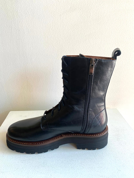 Ateliers - Lace-Up Boot in Black Leather