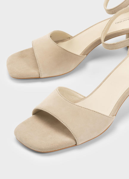 Vagabond Shoemakers - Heel with Ankle Strap in Sand Suede