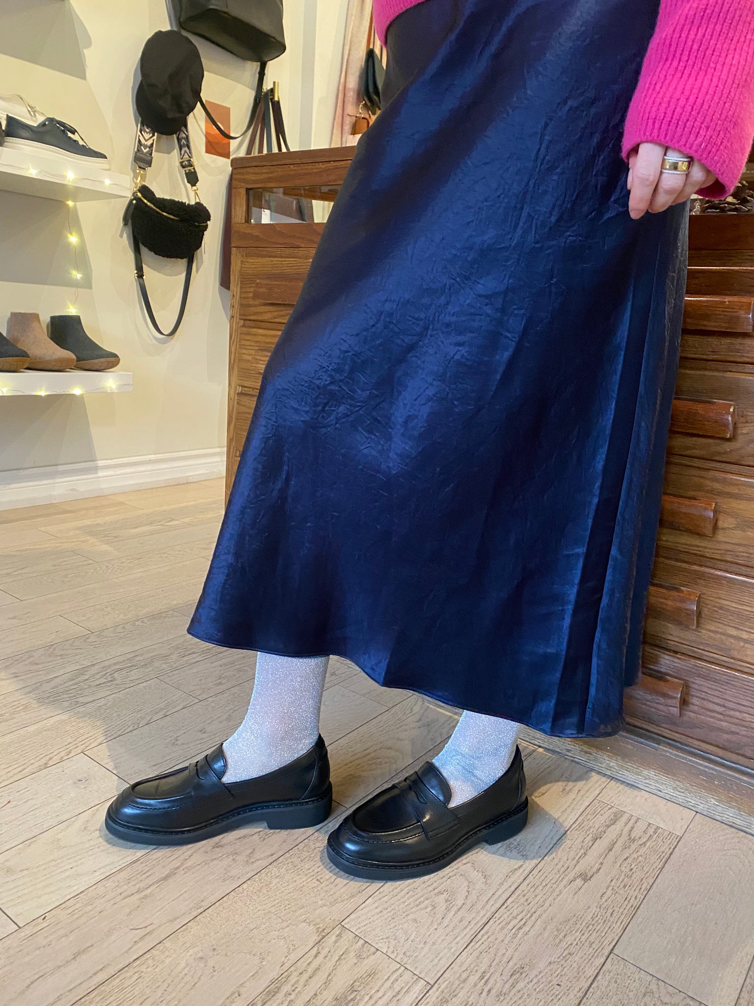 Clarks - Classic Leather Loafer in Black