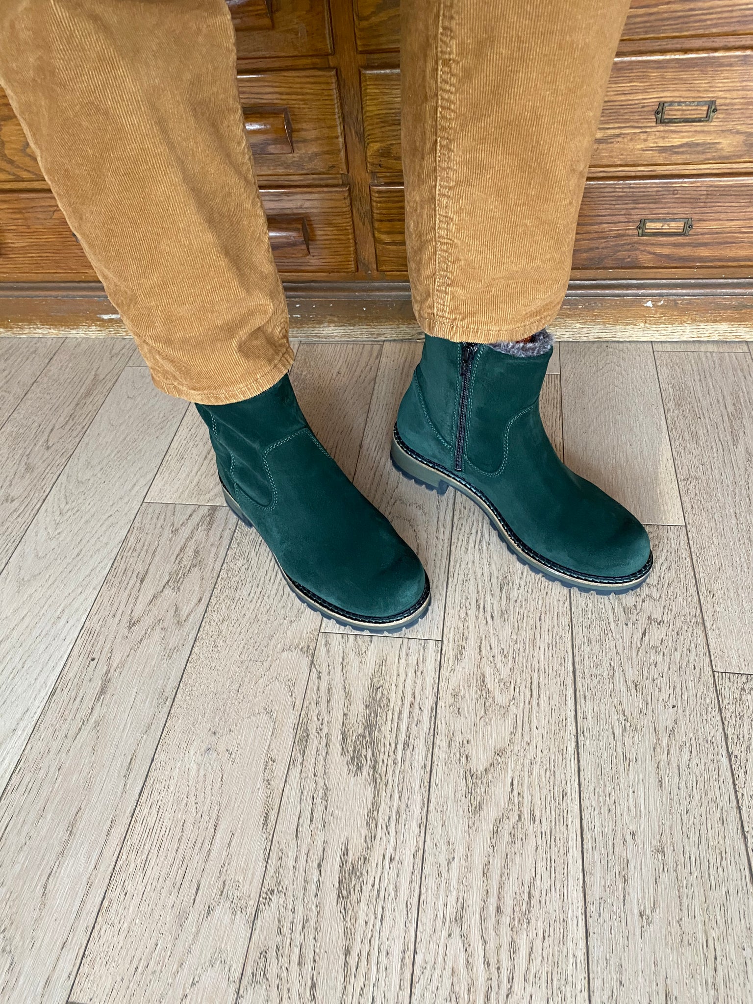 Bos & Co - Waterproof & Warm Ankle Boot in Emerald Green Suede