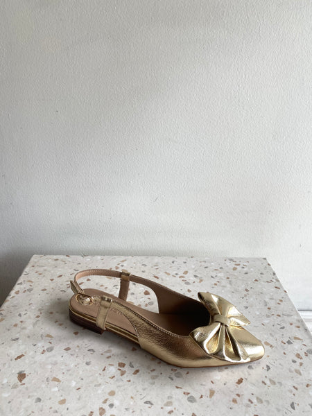 Ateliers - Slingback Flat with Bow in Gold Leather