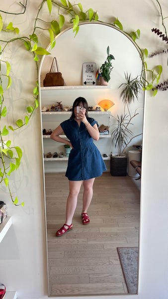 El Naturalista - T-Strap Sandal in Red Nubuck