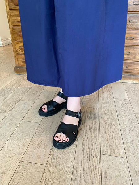 Clarks - Lug Sole Sandal in Black