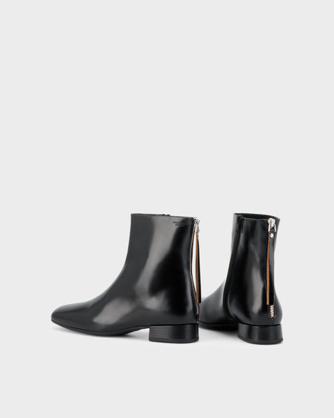 Vagabond Shoemakers - Glove Boot in Black Leather w/Back Strap