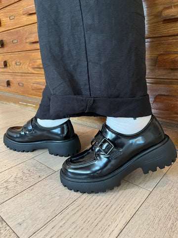 Woden - Monk Shoes in Black Polished Leather