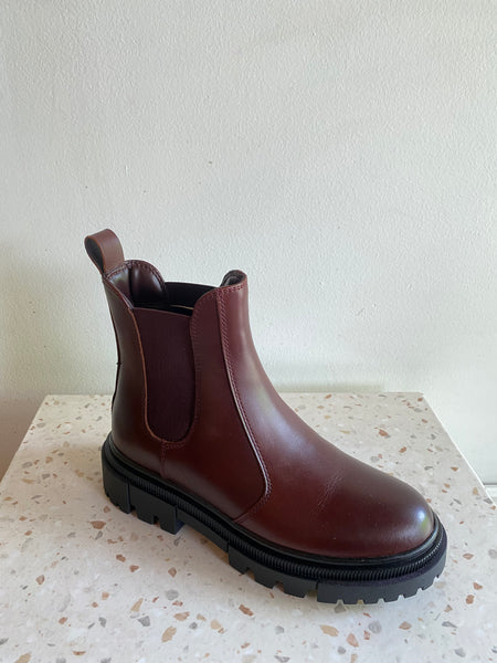 Pajar - Waterproof Leather Chelsea Boot in Bordo