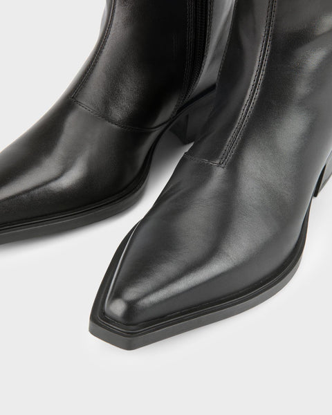 Vagabond Shoemakers - Pointed Mid Height Boot in Black Leather