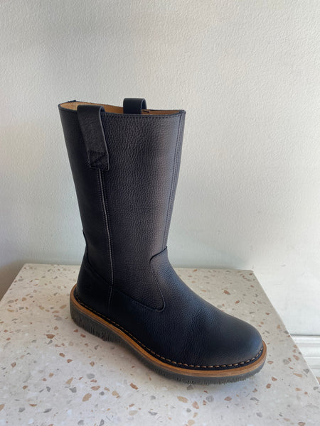 El Naturalista - Leather Pull On Boot in Black