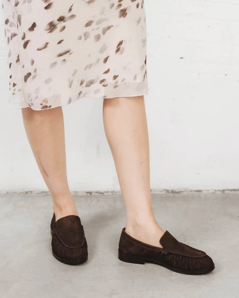 Poppy Barley - Loafer in Cocoa Nubuck