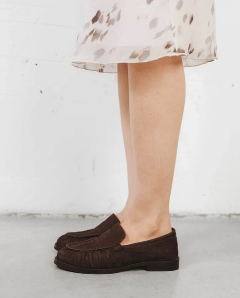 Poppy Barley - Loafer in Cocoa Nubuck