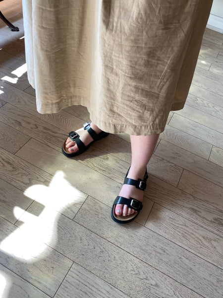 Vagabond Shoemakers - Leather Sandal with Adjustable Buckle in Black