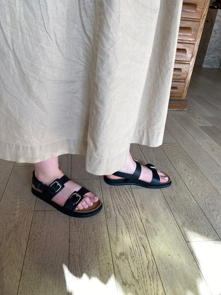 Vagabond Shoemakers - Leather Sandal with Adjustable Buckle in Black