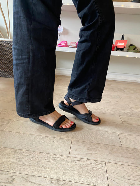 Woden - Line Lite Sandal in Black