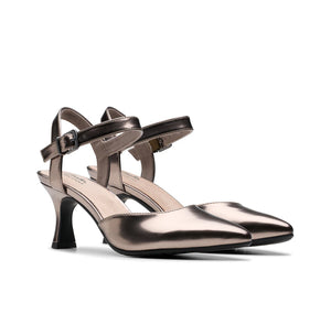 Clarks - Closed Toe Heels in Gun Metal Patent Leather