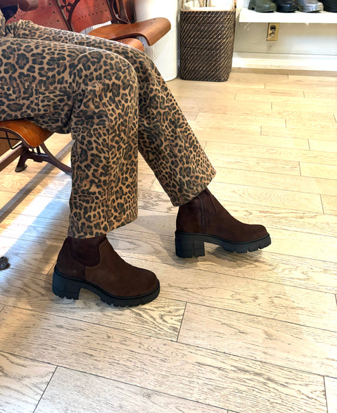 Bos & Co - Tall Stretchy Waterproof & Warm Brown Suede Boot