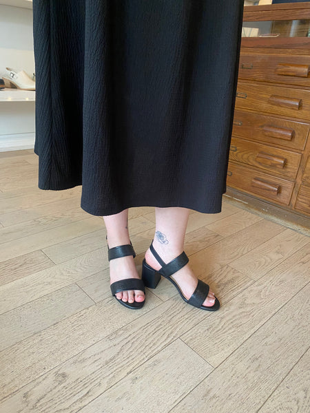Clarks - Slingback Heel in Black Textured Leather