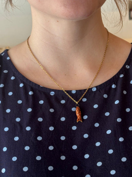 Catmamola Ceramics - Fish Necklace in Wine