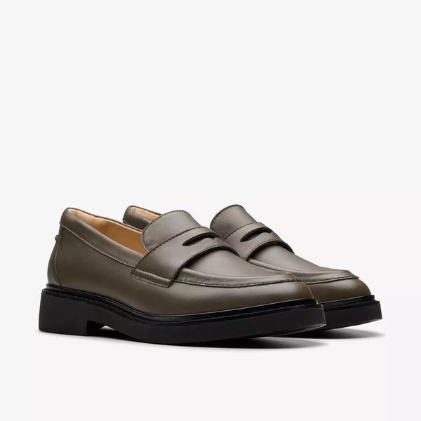 Clarks - Classic Leather Loafer in Dark Olive