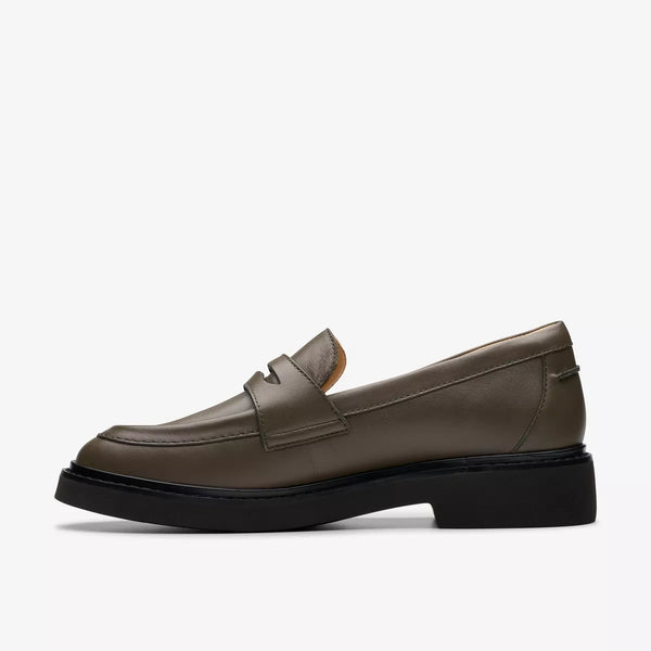 Clarks - Classic Leather Loafer in Dark Olive