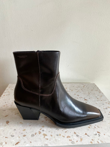 Vagabond Shoemakers - Short Boot in Dark Brown Leather