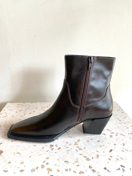 Vagabond Shoemakers - Short Boot in Dark Brown Leather