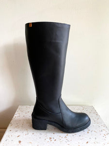 El Naturalista - Tall Black Leather Boot