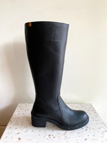El Naturalista - Tall Black Leather Boot