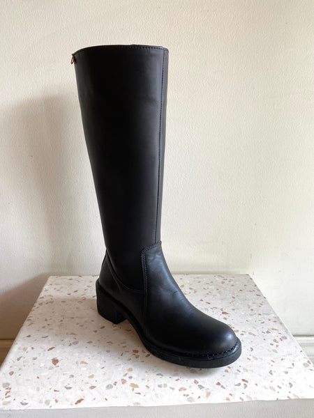 El Naturalista - Tall Black Leather Boot
