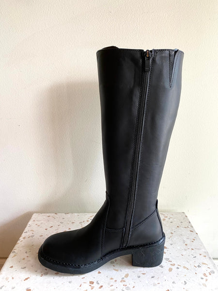 El Naturalista - Tall Black Leather Boot