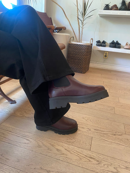 Woden - Leather Chelsea Boot in Cherry