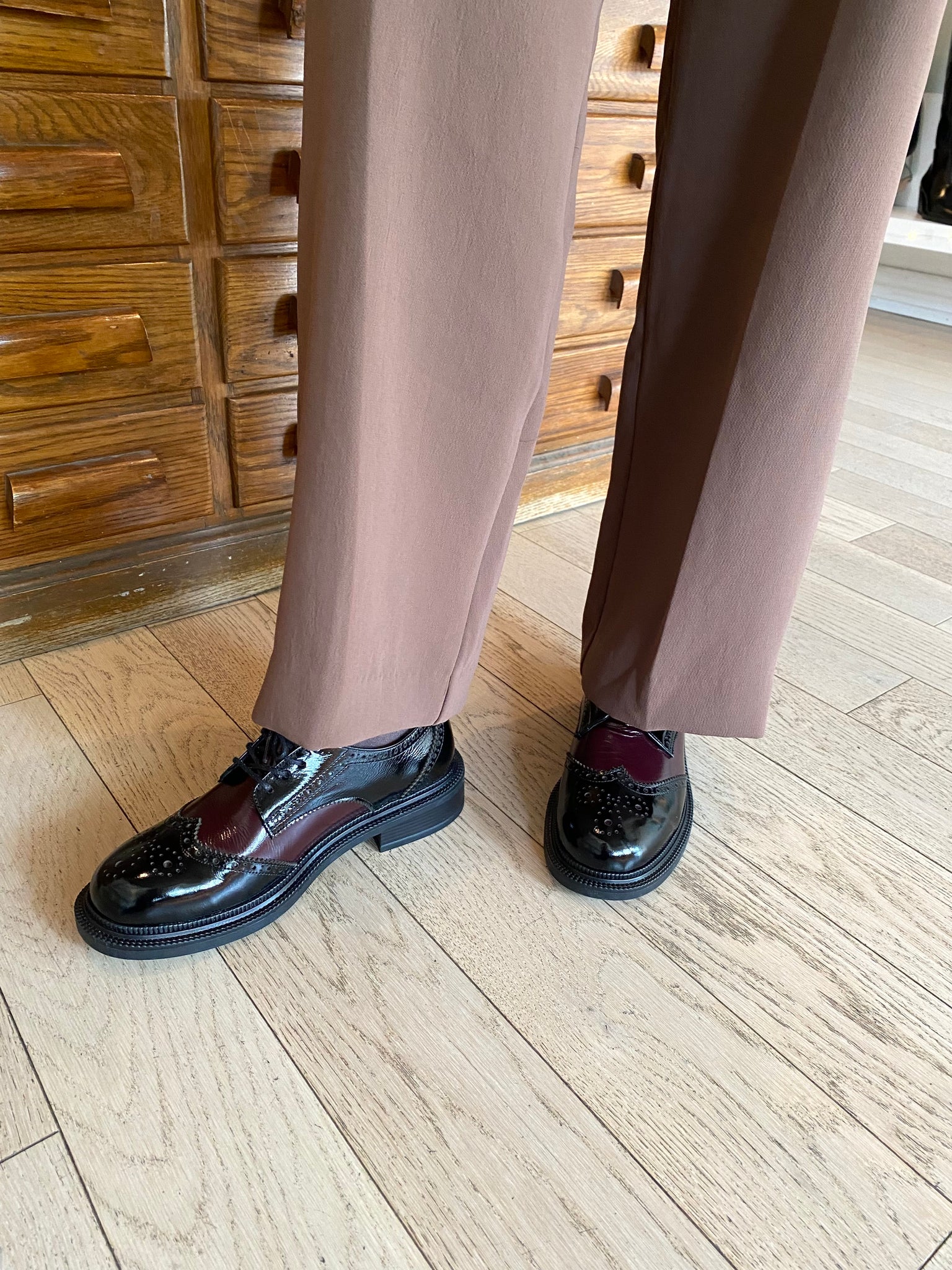 Ateliers - Two Tone Naplak Brogue in Black & Bordo