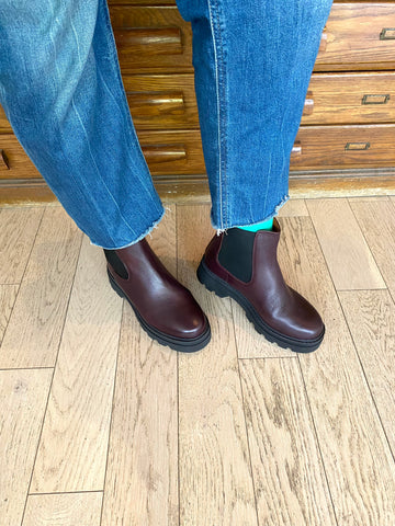 Woden - Leather Chelsea Boot in Cherry