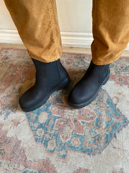 Vagabond Shoemakers - Water Resistant Warm Lined Nubuck Chelsea Boot