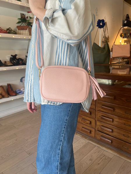 Marlon - Leather Camera Bag in Rosa