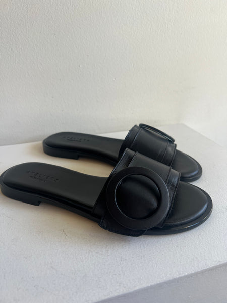 Ateliers - Flat Leather Circle Slides in Black