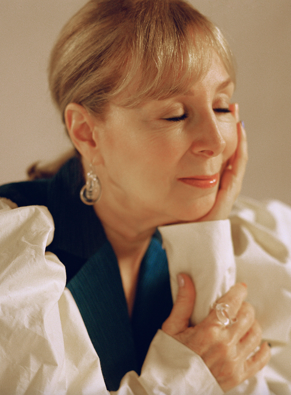 Corey Moranis - Knot Earrings in Clear Lucite