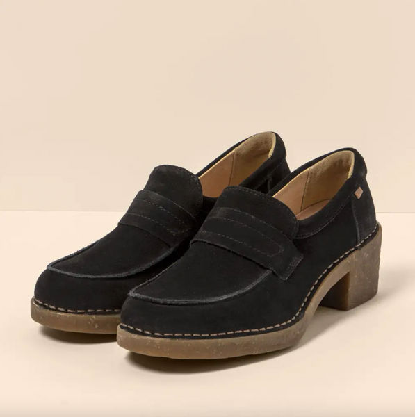 El Naturalista - Heeled Loafer in Black Suede