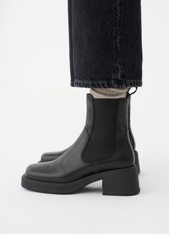 Vagabond - Platform Chelsea Boot in Black Leather