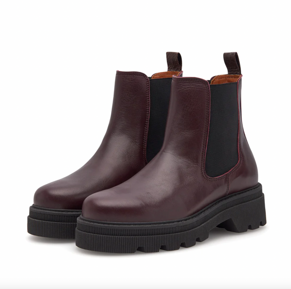Woden - Leather Chelsea Boot in Cherry