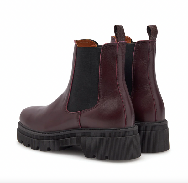 Woden - Leather Chelsea Boot in Cherry