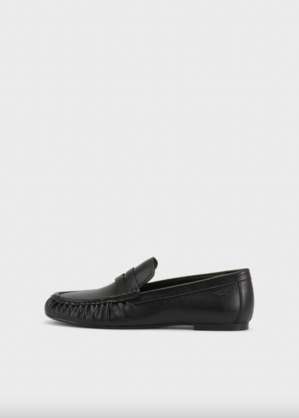 Vagabond Shoemakers -  Ruched Loafer in Black Leather