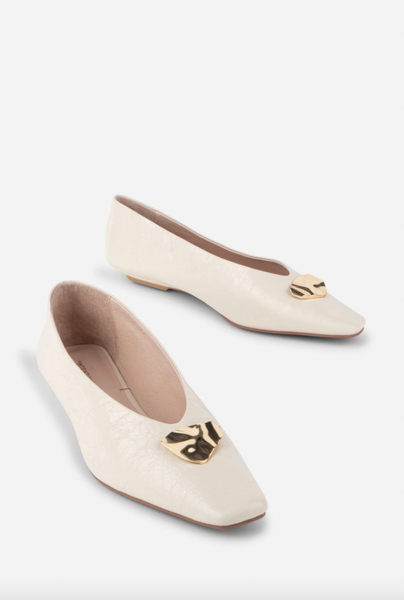 Intentionally Blank - Crinkle Patent Leather Flat in Cream