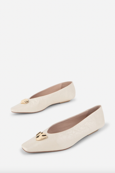 Intentionally Blank - Crinkle Patent Leather Flat in Cream