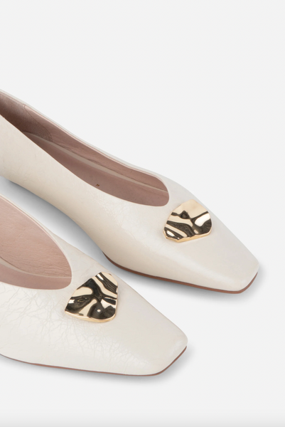 Intentionally Blank - Crinkle Patent Leather Flat in Cream