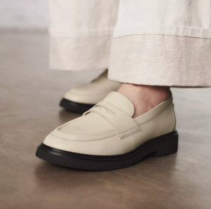 Clarks - Classic Leather Loafer in Cream