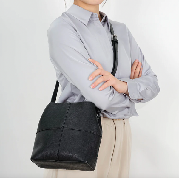 Co-Lab - Bucket Bag with Zipper in Black