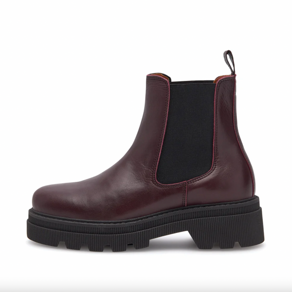 Woden - Leather Chelsea Boot in Cherry