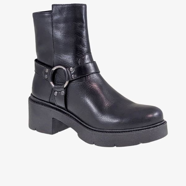 Ateliers - Lug Sole Moto Boots in Black Leather