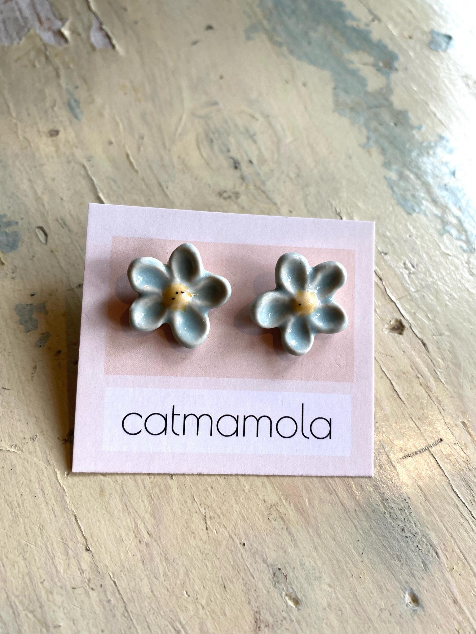 Catmamola - Flower Stud Earrings in Blue